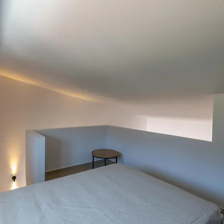 Apartament Elaionas *