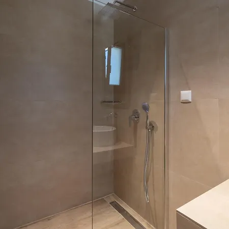 Apartament Elaionas *