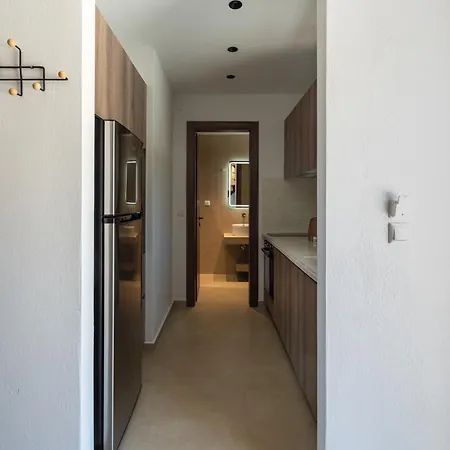 Apartament Elaionas *
