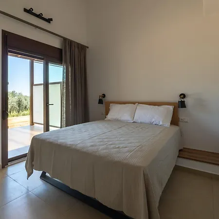 Elaionas Apartament *